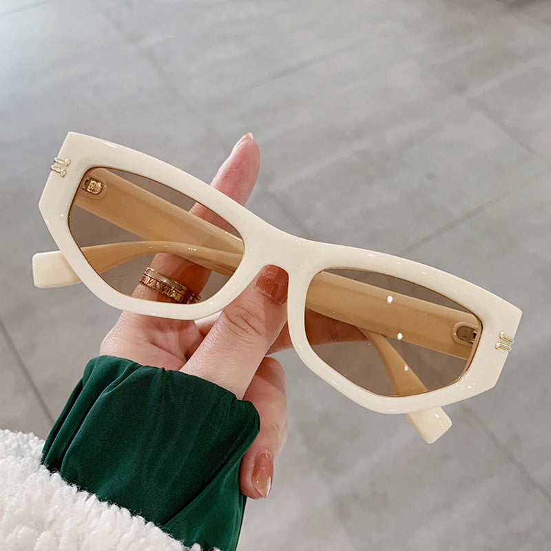 Irregular Cat-eye Sunglasses