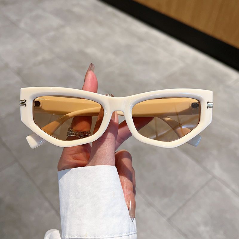 Irregular Cat-eye Sunglasses